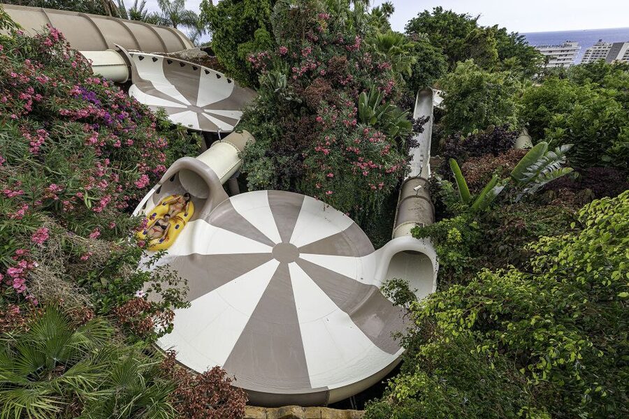 Tenerife: Siam Park Premium Full-Day Experience - Where the VIP area helps most: crowds, chaos, and belongings