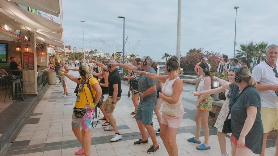 Tenerife: Silent Disco Walking Tour "Mustang Sally's" - The showmanship factor: what the hosts actually do