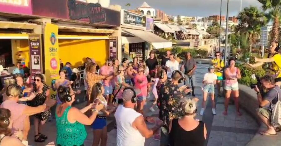 Tenerife: Silent Disco Walking Tour "Mustang Sally's" - A practical hour-by-hour feel (no guessing needed)