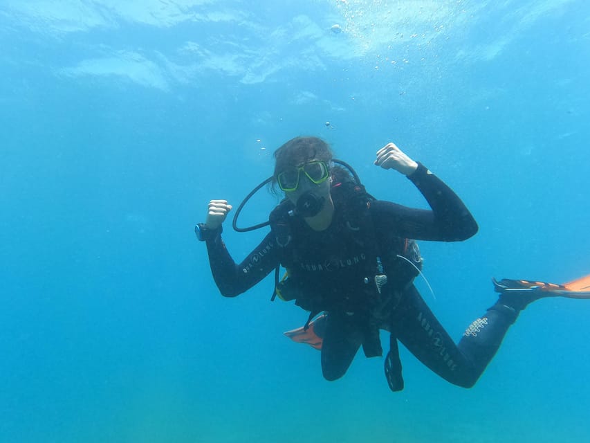 Tenerife south: Scuba Dive for beginners in Adeje - Gear included: wetsuit, mask, fins, boots—and no extra rentals