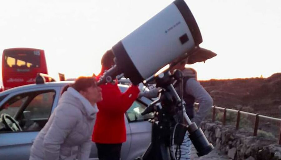 Tenerife: Sunset Night Tour and Stargazing at Teide + Dinner - The pre-night ride and café break: a calm runway to Teide