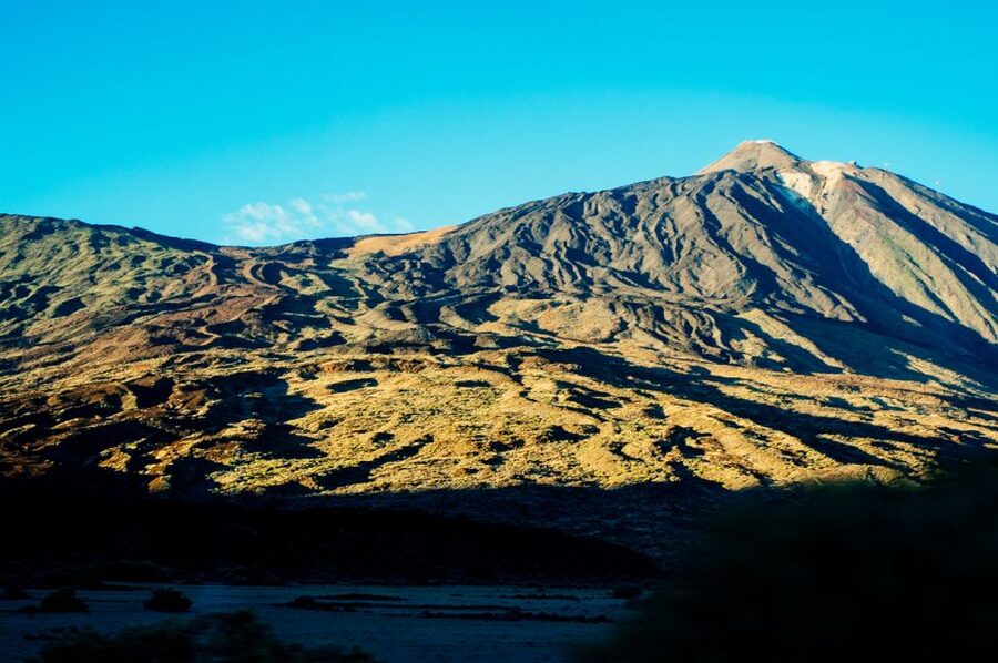 Tenerife: Teide and Las Cañadas Half-Day Tour - The 2,000-meter plateau and lunar-like volcanic views