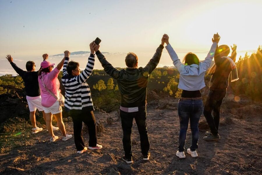 Tenerife: Teide National Park Sunset & Stargazing Tour - Telescopes, Lasers, and the Moment You Can Actually See
