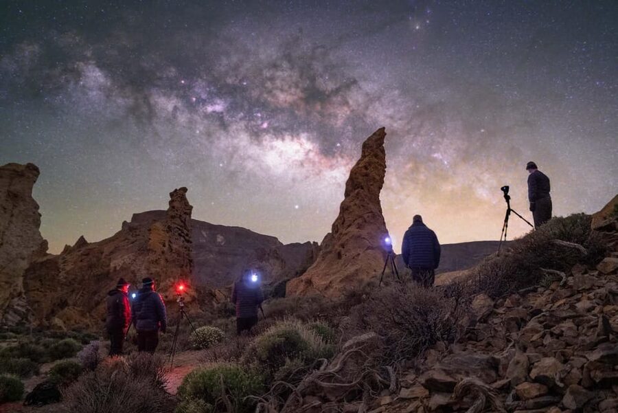 Tenerife: Teide National Park Sunset & Stargazing Tour - Sunset Stop Above the Clouds: Your First Real Payoff