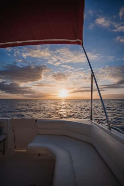 Tenerife: VIP Private Luxury 2 Hour Sunset Boat Charter - Roca Mar + Your Host: Drinks, Comfort, and a Real Personality